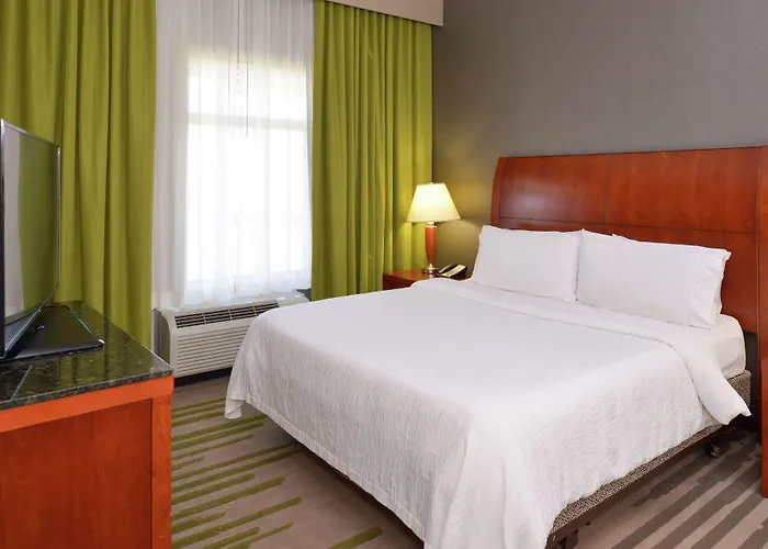 Hilton Garden Pivot Point 3*