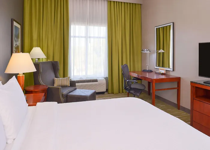 Hilton Garden Pivot Point 3*