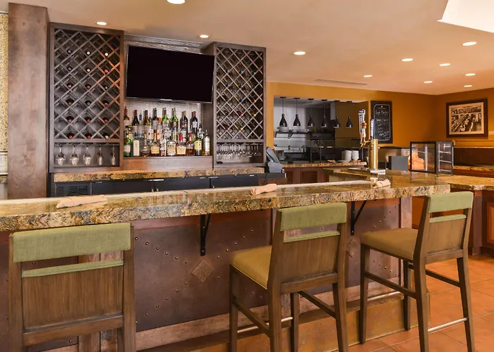 Hilton Garden Pivot Point 3*