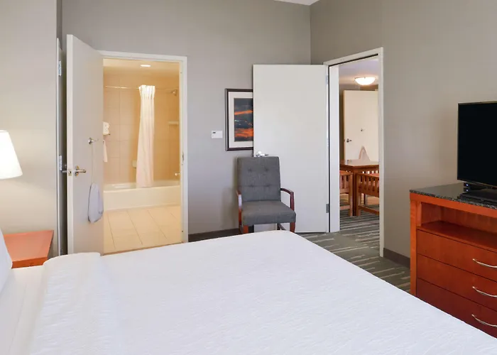 Hilton Garden Pivot Point 3*