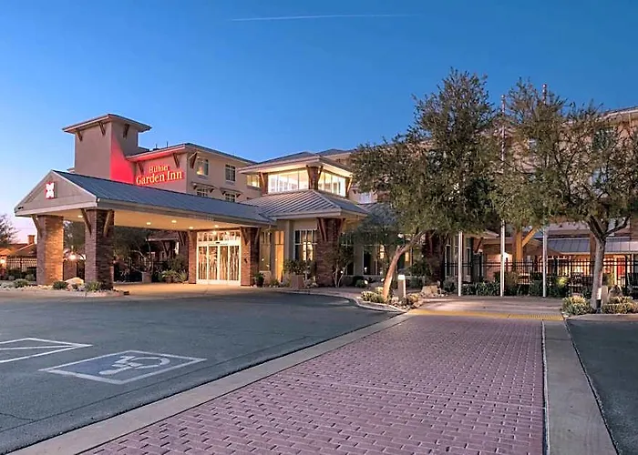Hotel Hilton Garden Pivot Point 3*